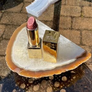 Estee Lauder Mat Bitişli Ruj - Pure Color Matte Lipstick - 3.5gr - Renk: 699 Thrill Me - Fiyatı, Yorumları - View #3